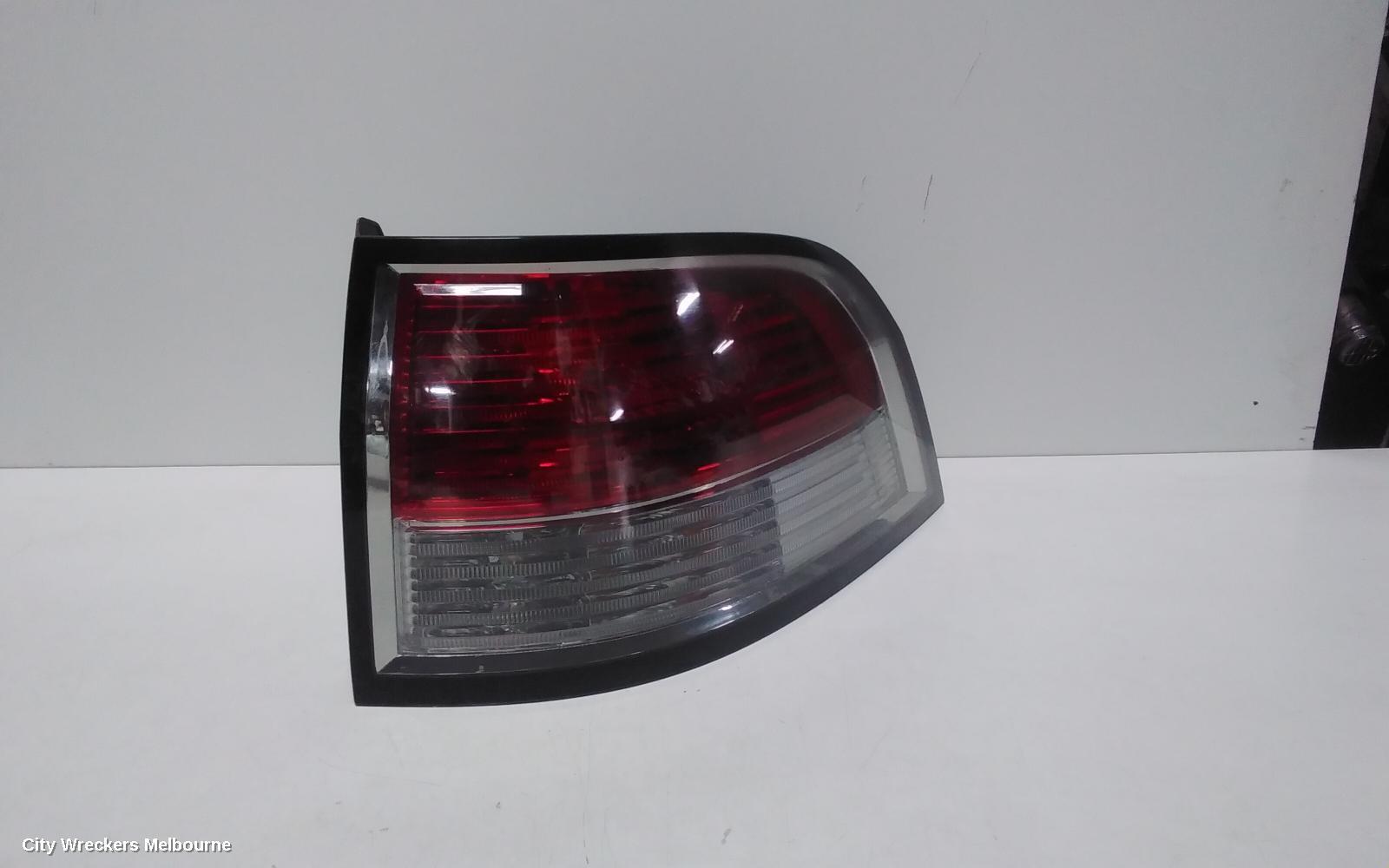 HOLDEN COMMODORE 2010 Right Taillight