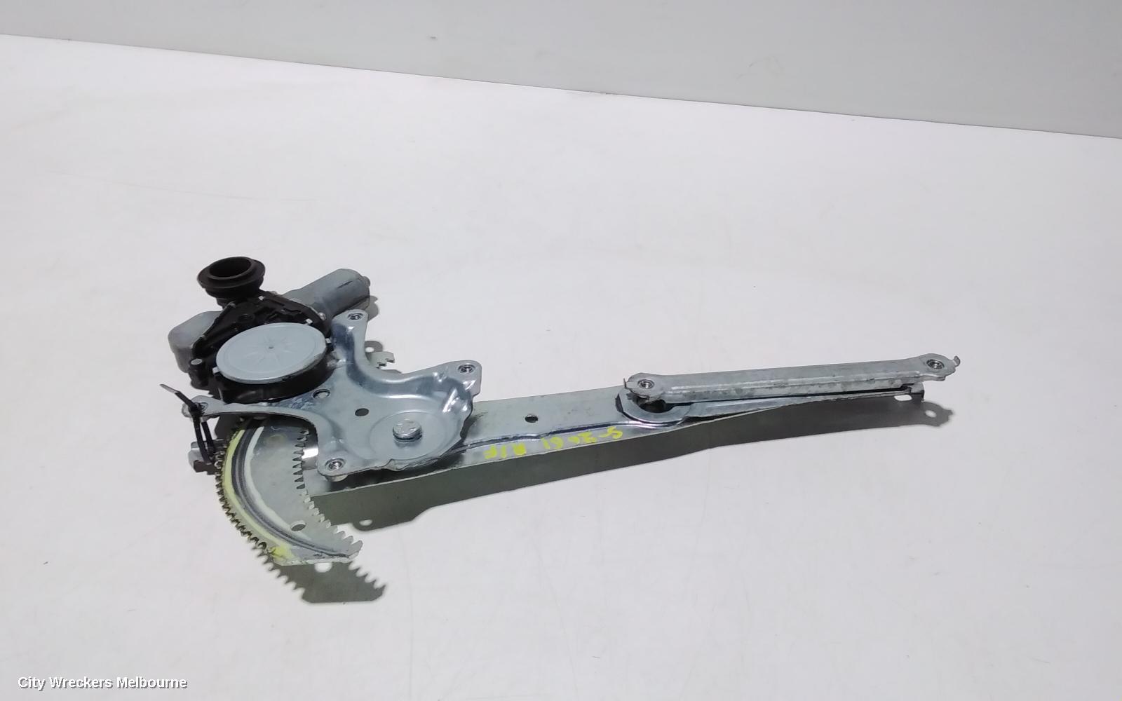 TOYOTA KLUGER 2014 Right Front Window Reg/Motor