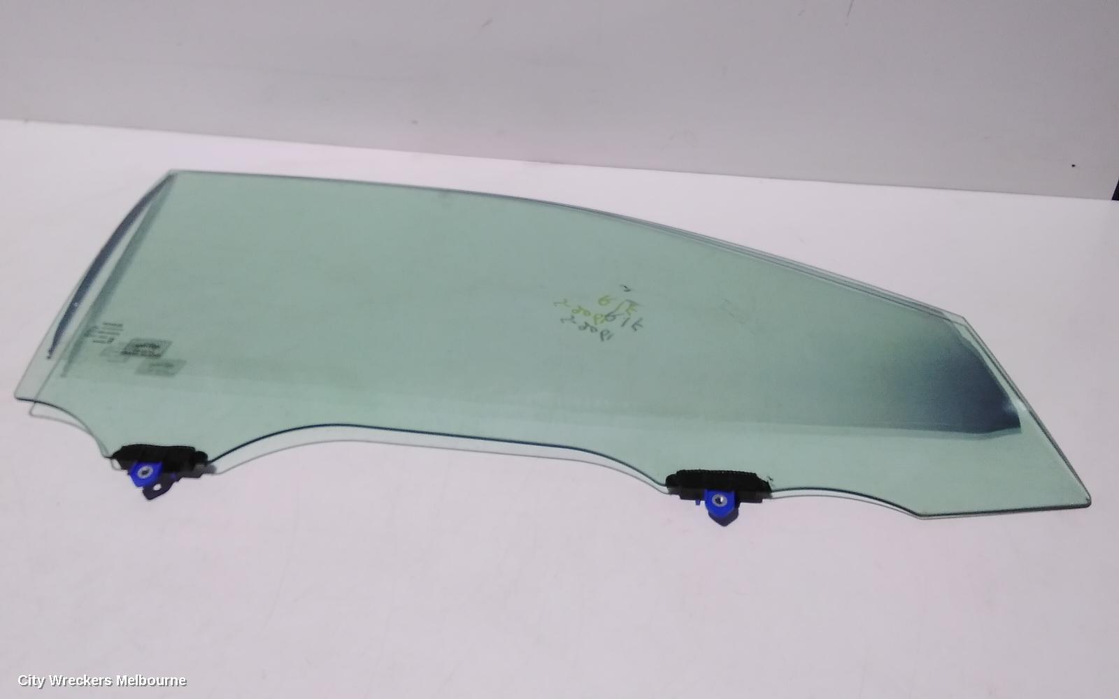 TOYOTA KLUGER 2014 Right Front Door Window