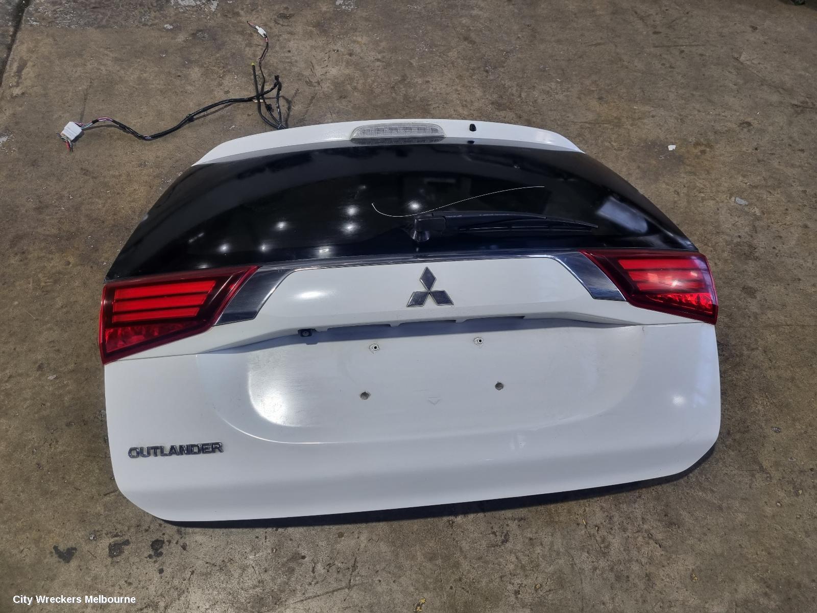 MITSUBISHI OUTLANDER 2018 Bootlid/Tailgate