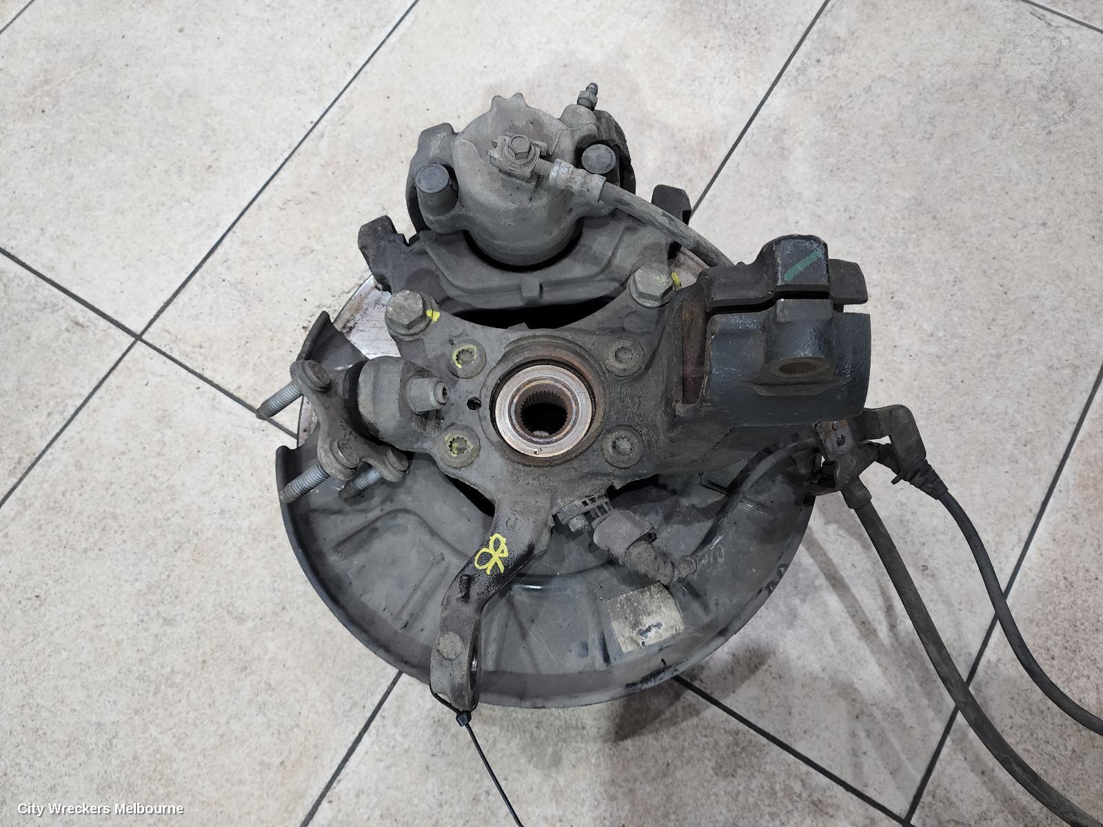 VOLKSWAGEN TIGUAN 2009 Right Front Hub Assembly