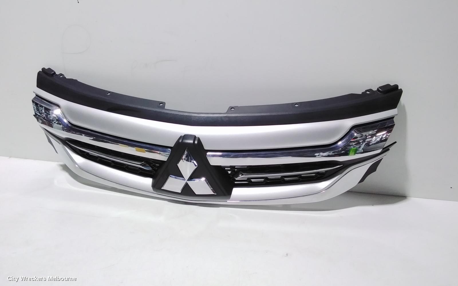 MITSUBISHI PAJERO 2017 Grille