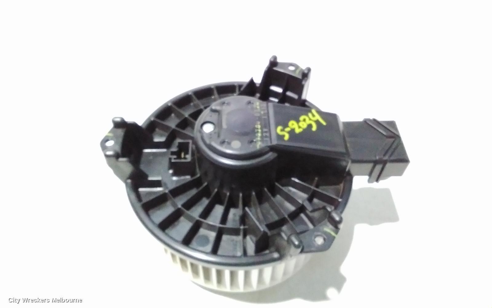 TOYOTA HIACE 2009 Heater Fan Motor