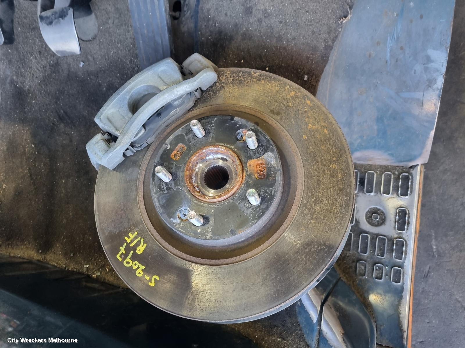 HYUNDAI SONATA 2015 Right Front Hub Assembly