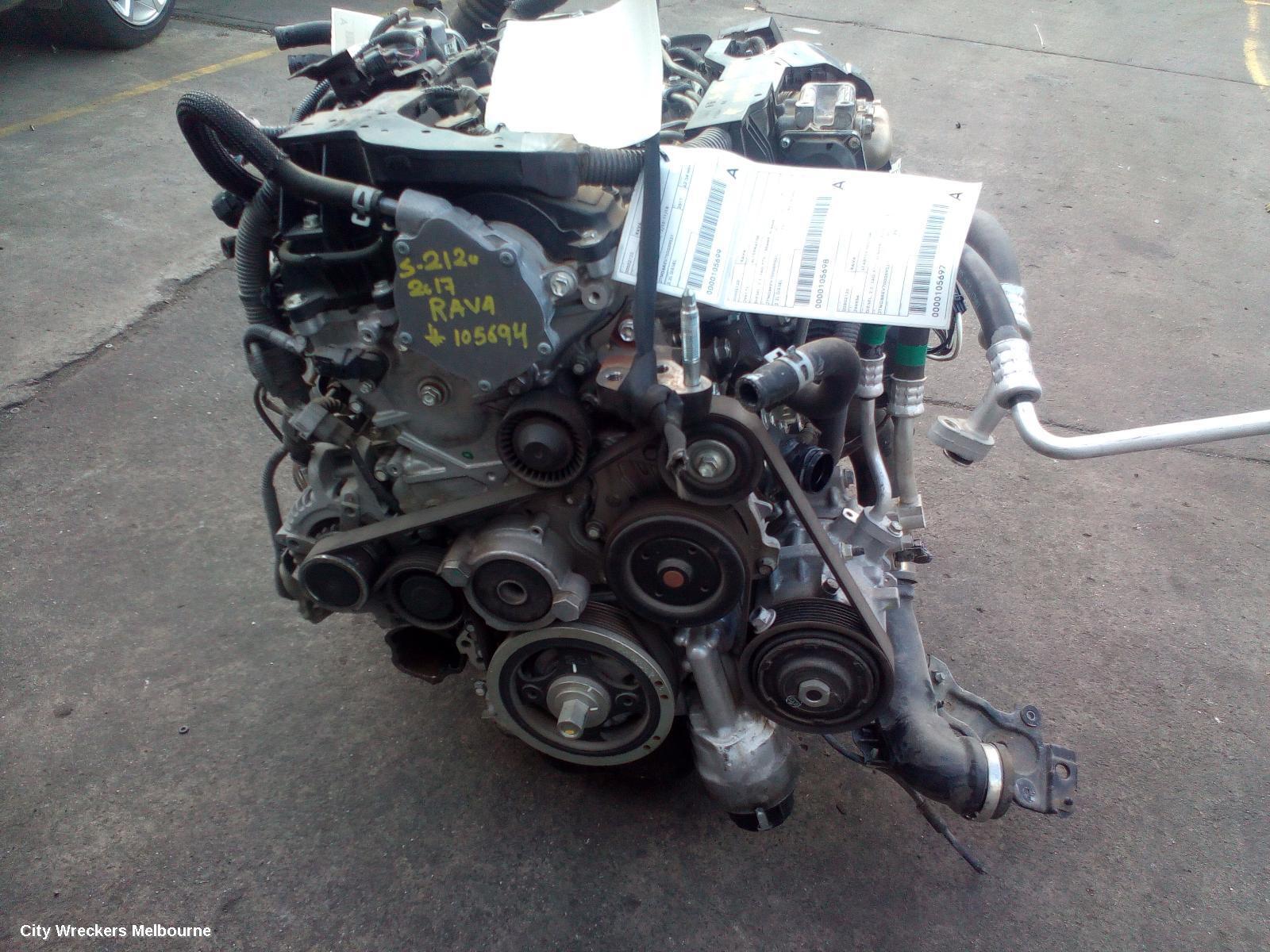 TOYOTA RAV4 2017 Engine