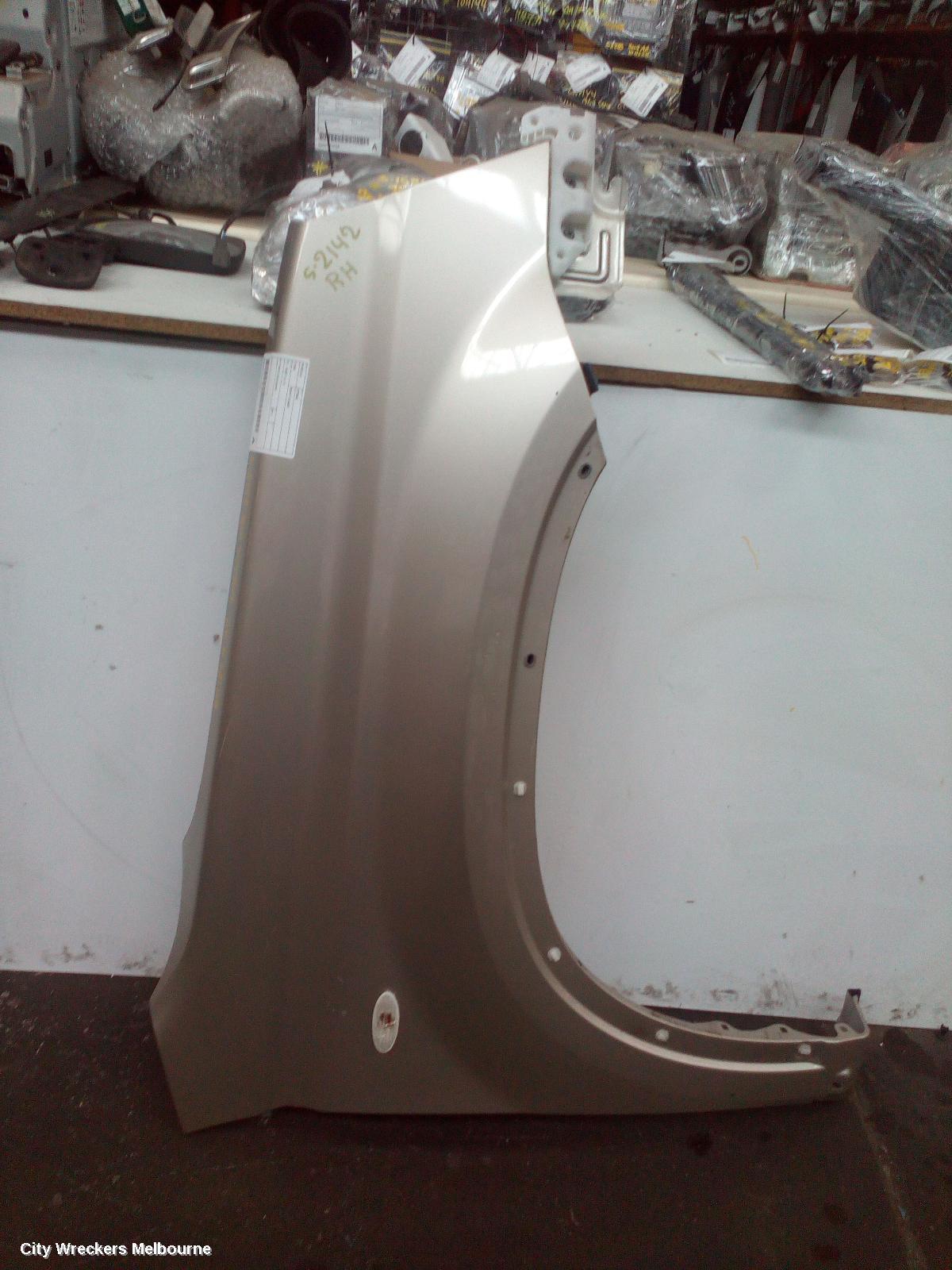 NISSAN XTRAIL 2011 Right Guard