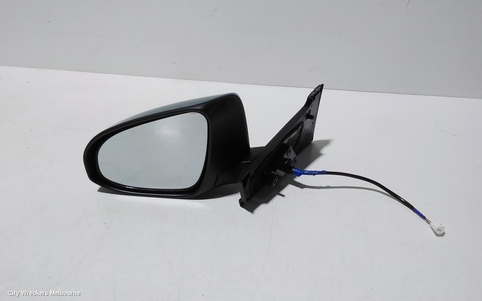 TOYOTA YARIS 2018 Left Door Mirror