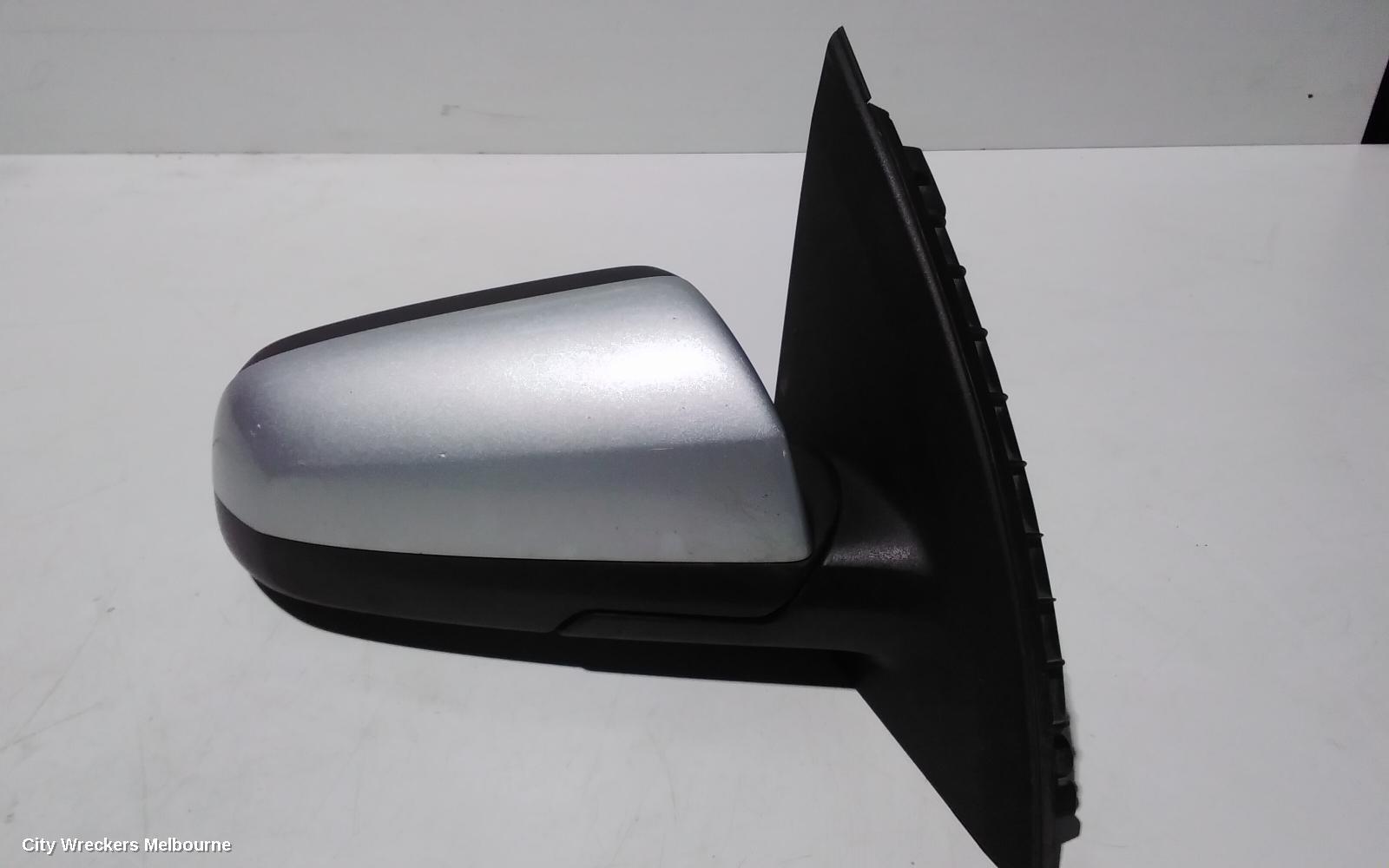 HOLDEN COMMODORE 2010 Right Door Mirror