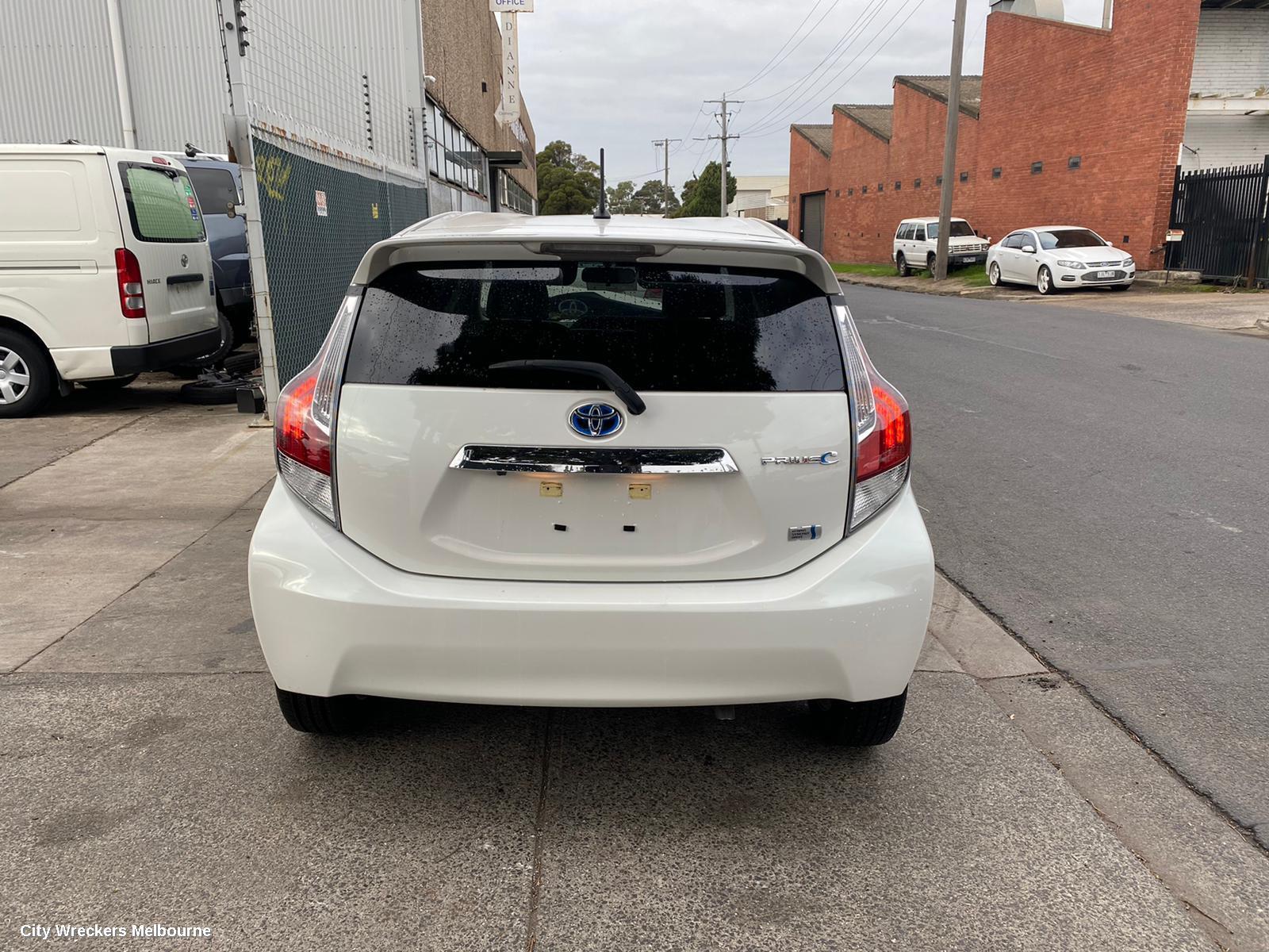 TOYOTA PRIUS 2015 Right Guard Liner