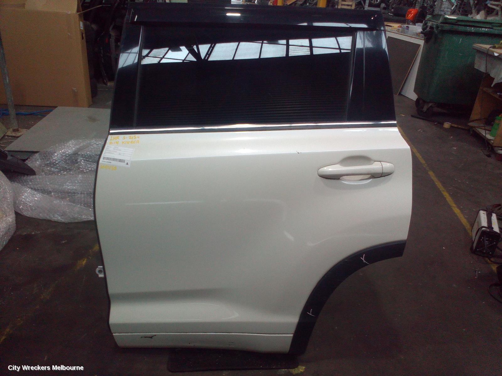 TOYOTA KLUGER 2014 Left Rear Door/Sliding