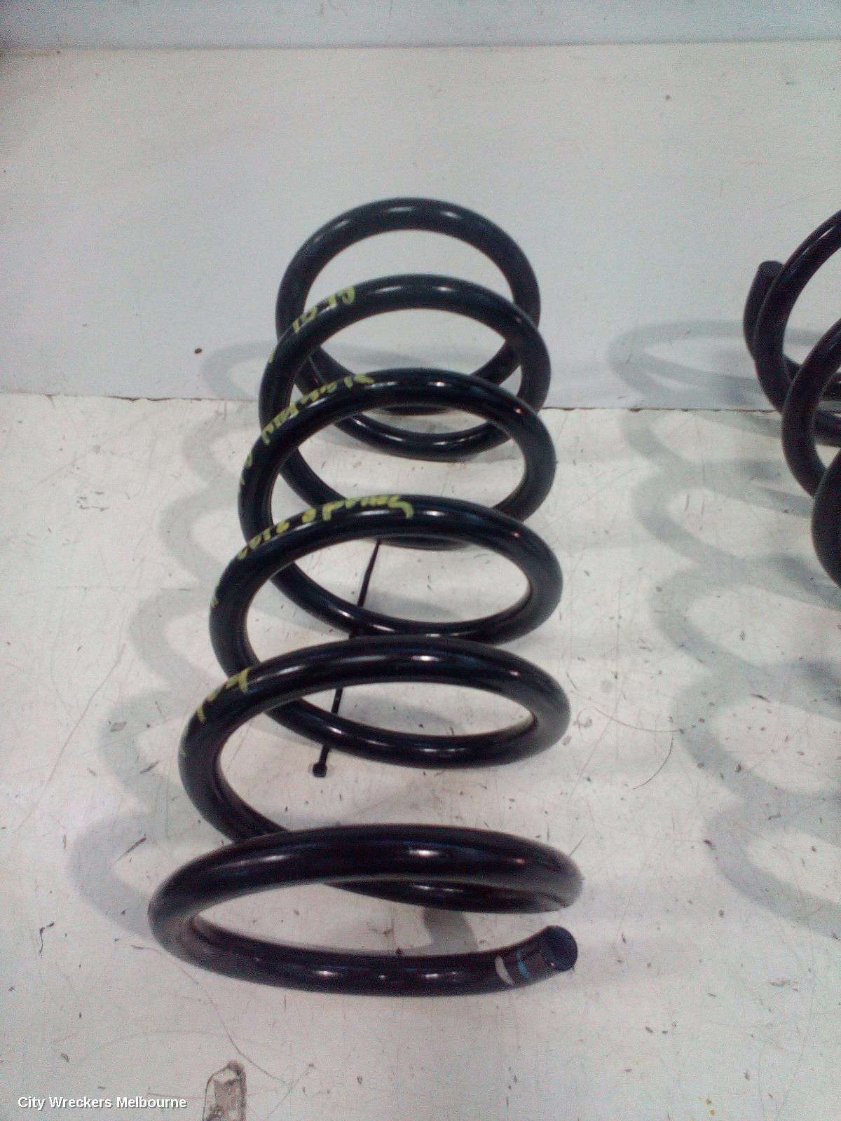 TOYOTA KLUGER 2018 Rear Coil Spring