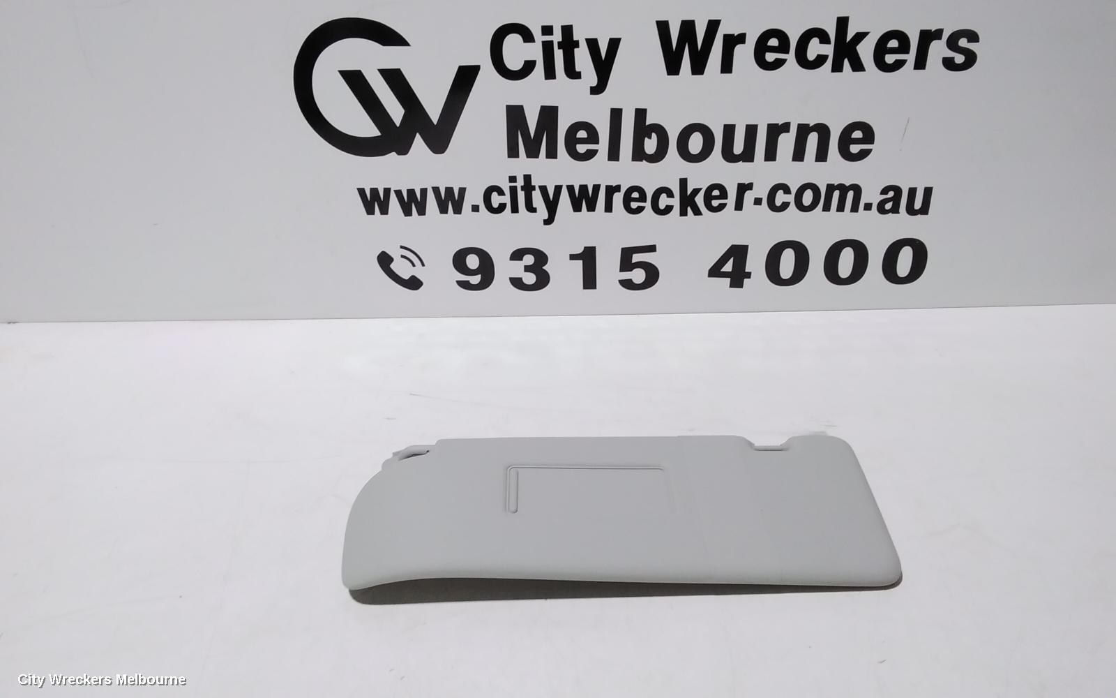 VOLKSWAGEN AMAROK 2014 Sunvisor