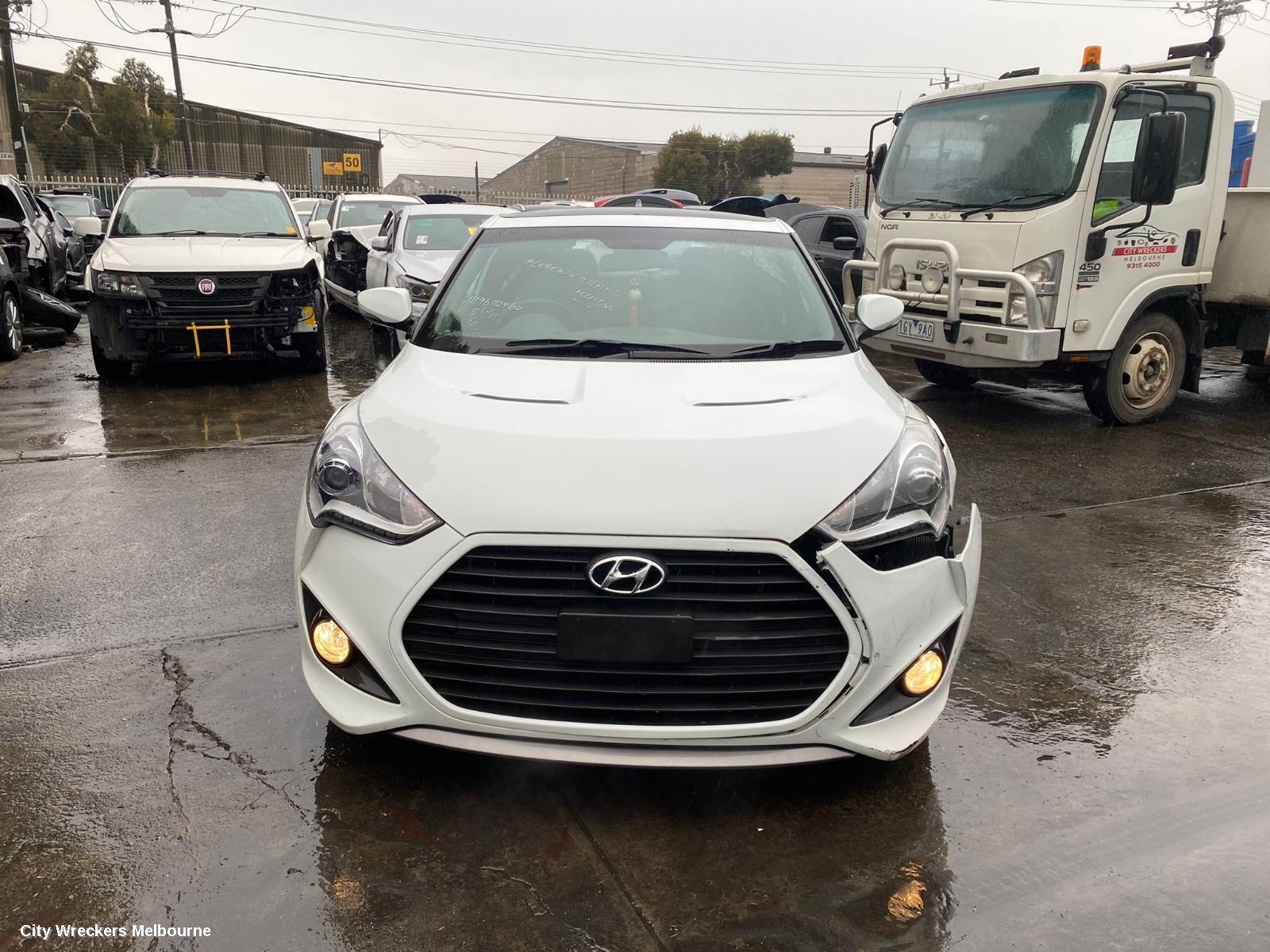 HYUNDAI VELOSTER 2014 Left Taillight