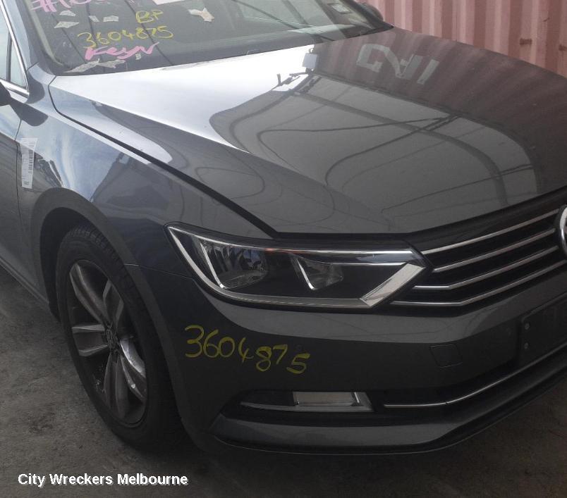 VOLKSWAGEN PASSAT 2016 Right Headlamp