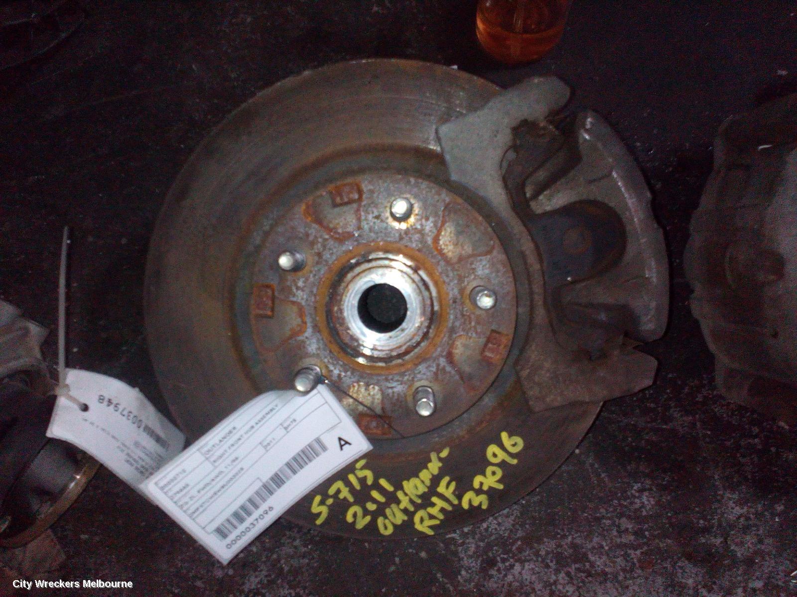 MITSUBISHI OUTLANDER 2011 Right Front Hub Assembly