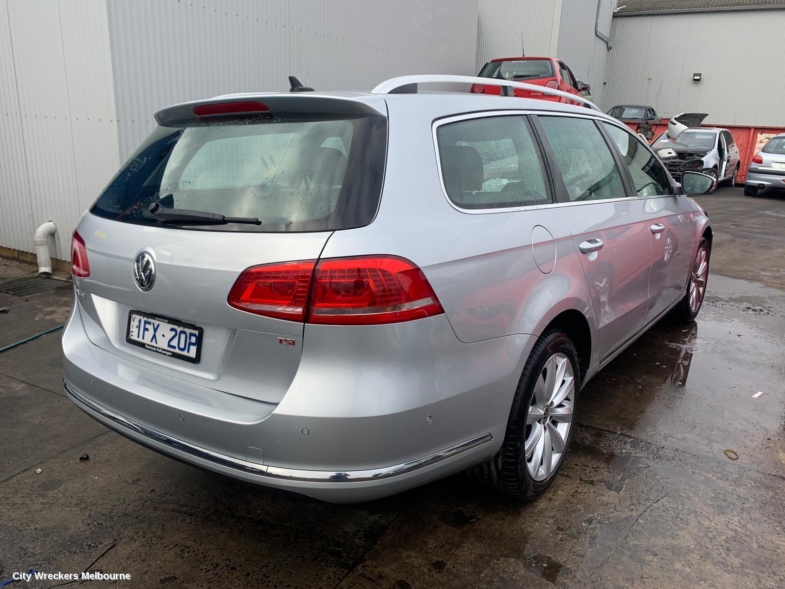 VOLKSWAGEN PASSAT 2015 Misc