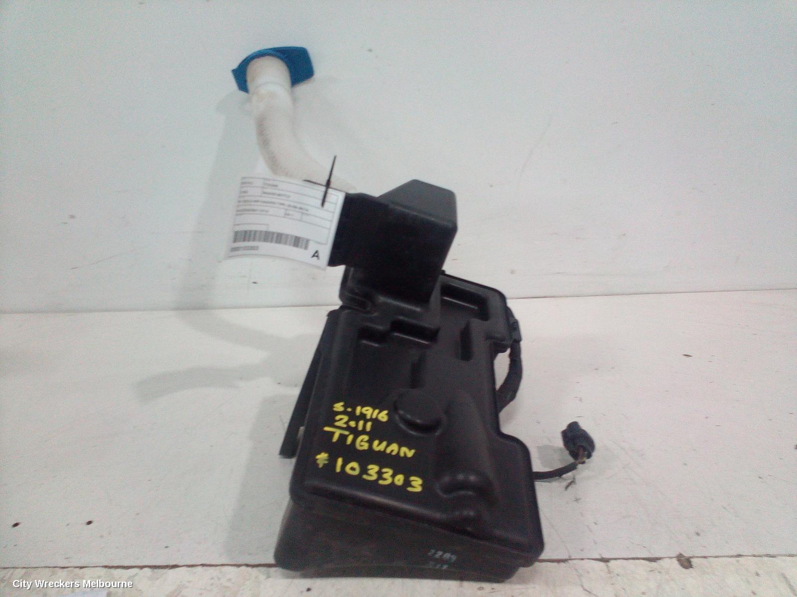 VOLKSWAGEN TIGUAN 2011 Washer Bottle