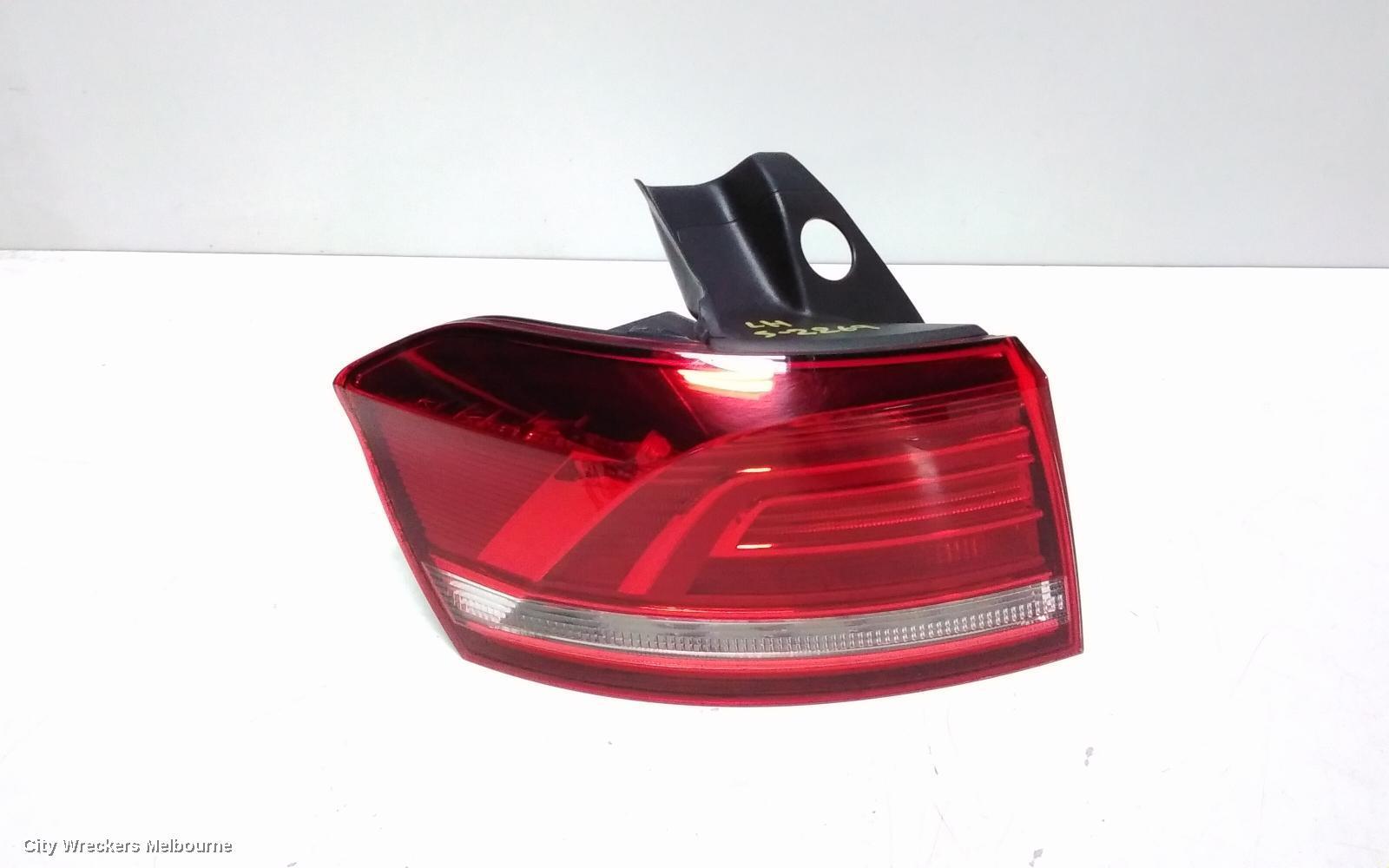 VOLKSWAGEN PASSAT 2016 Left Taillight