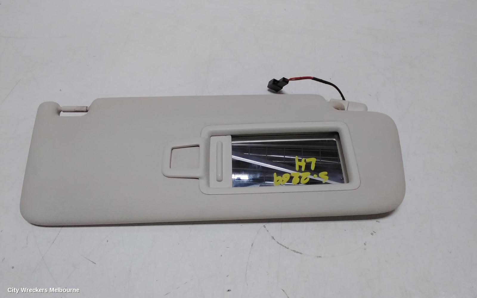 VOLKSWAGEN PASSAT 2016 Sunvisor