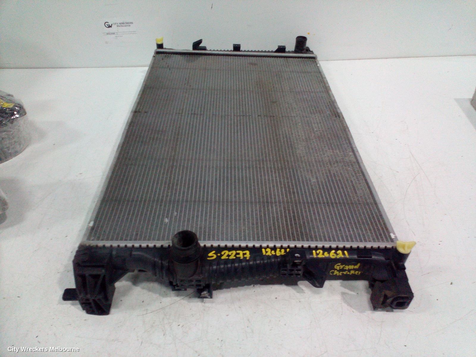 JEEP CHEROKEE 2014 Radiator