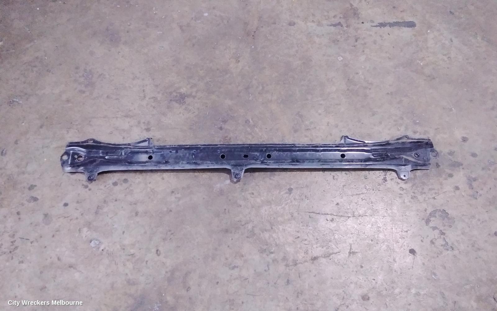 TOYOTA HIACE 2013 F/Bar Reinforc/Brack