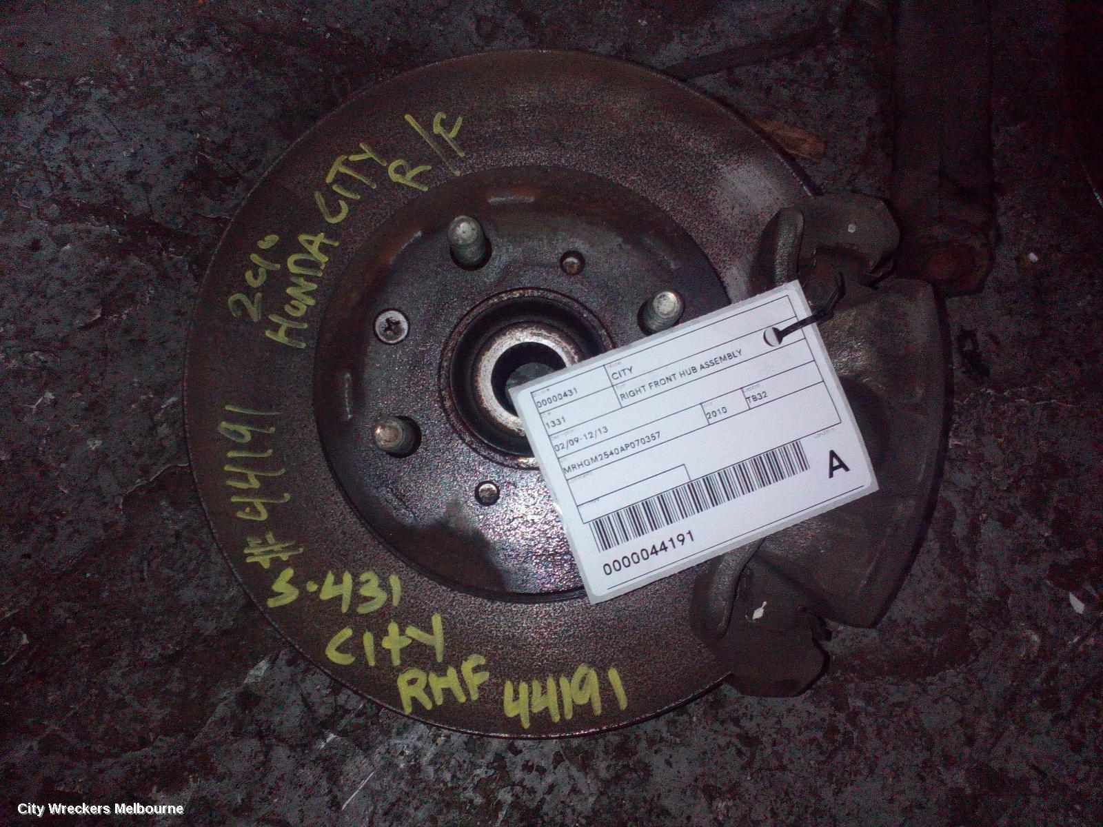 HONDA CITY 2010 Right Front Hub Assembly