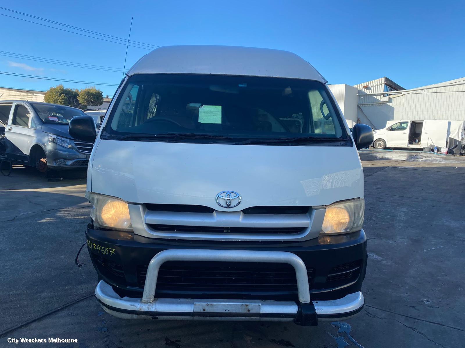 TOYOTA HIACE 2007 Left Front Door