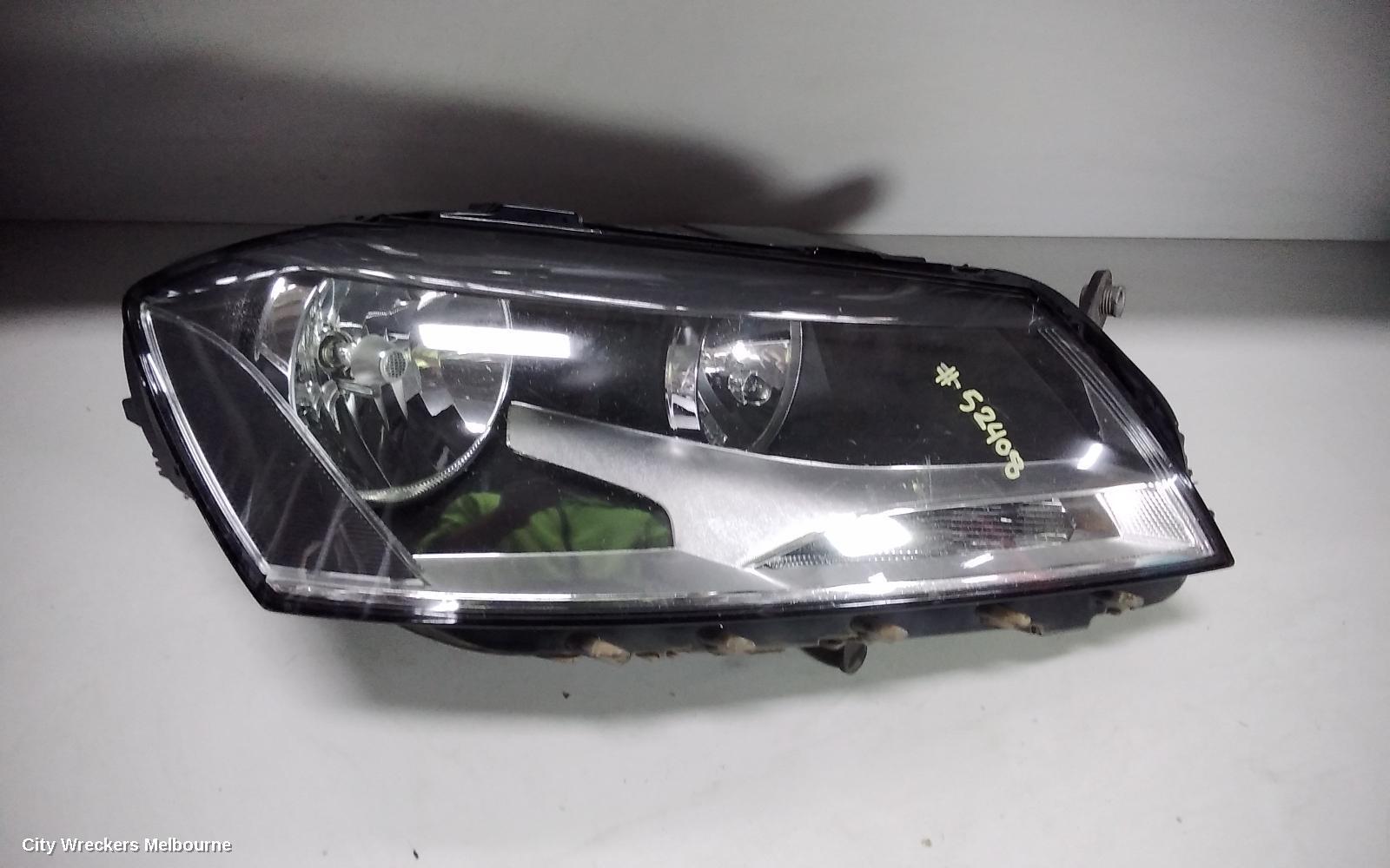 VOLKSWAGEN PASSAT 2011 Right Headlamp