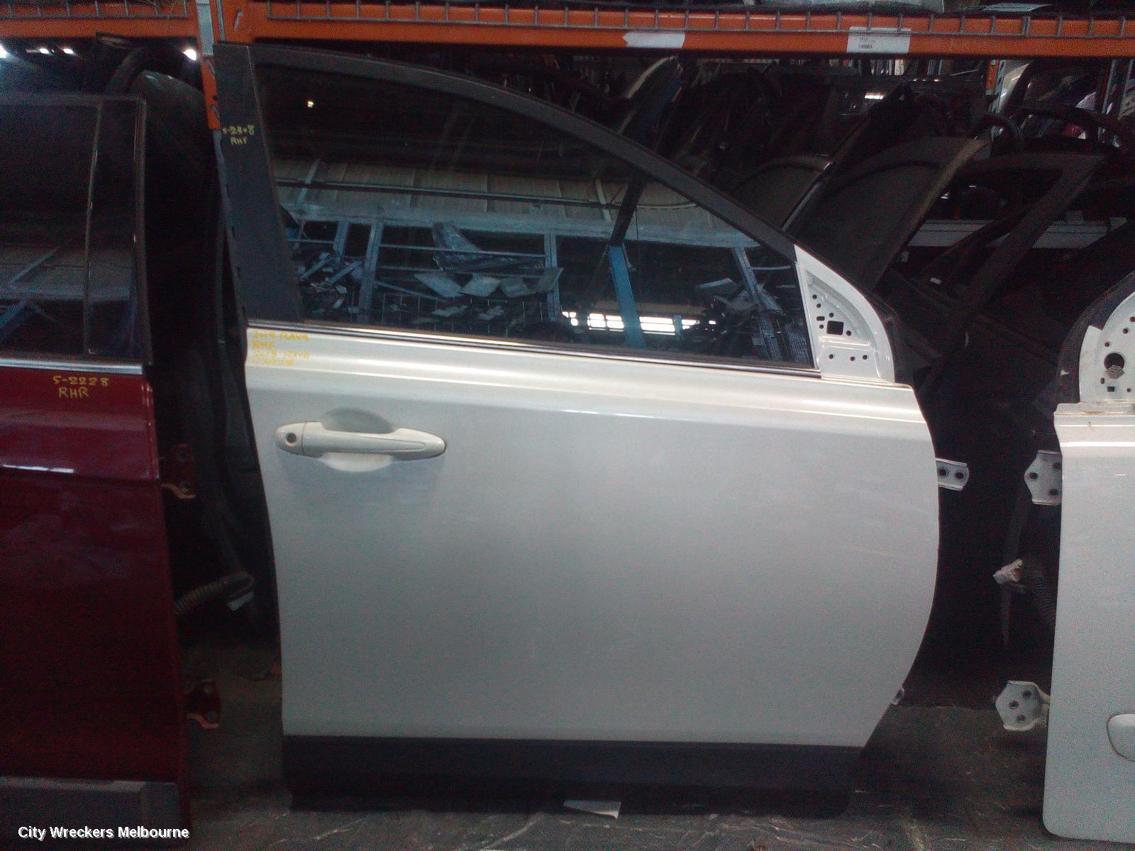 TOYOTA RAV4 2018 Right Front Door