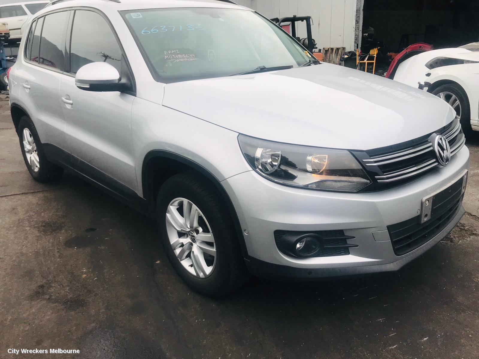 VOLKSWAGEN TIGUAN 2012 RIGHT_REAR_DOOR_SLIDING