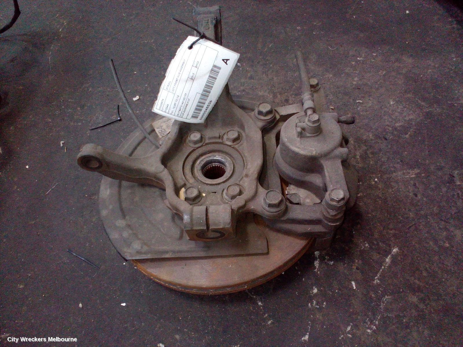 NISSAN XTRAIL 2012 Left Front Hub Assembly