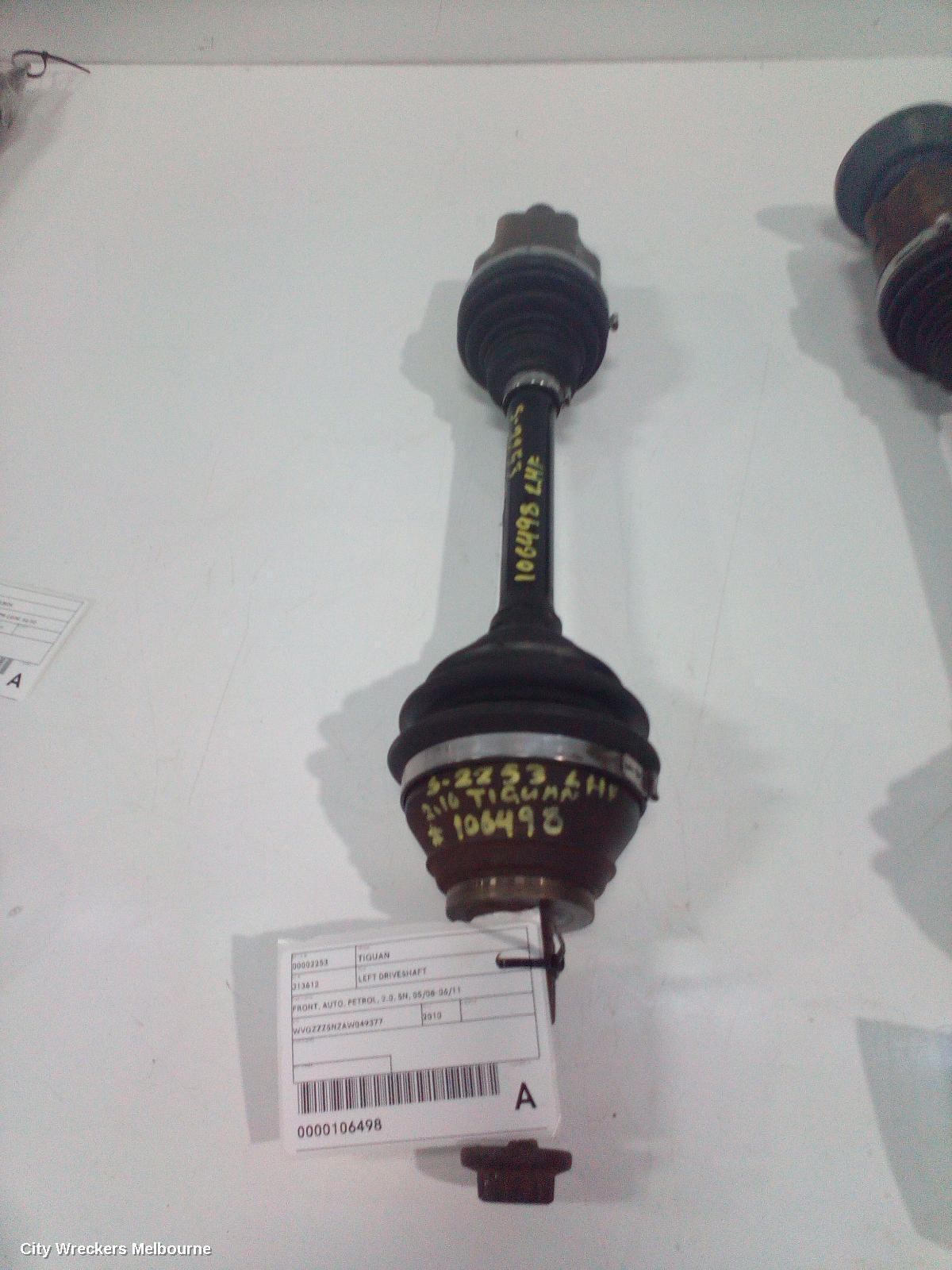 VOLKSWAGEN TIGUAN 2010 Left Driveshaft