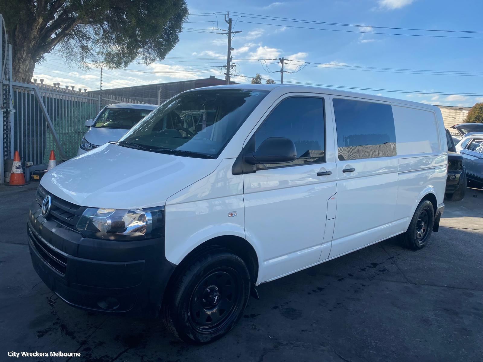 VOLKSWAGEN TRANSPORTER 2011 Right Front Door