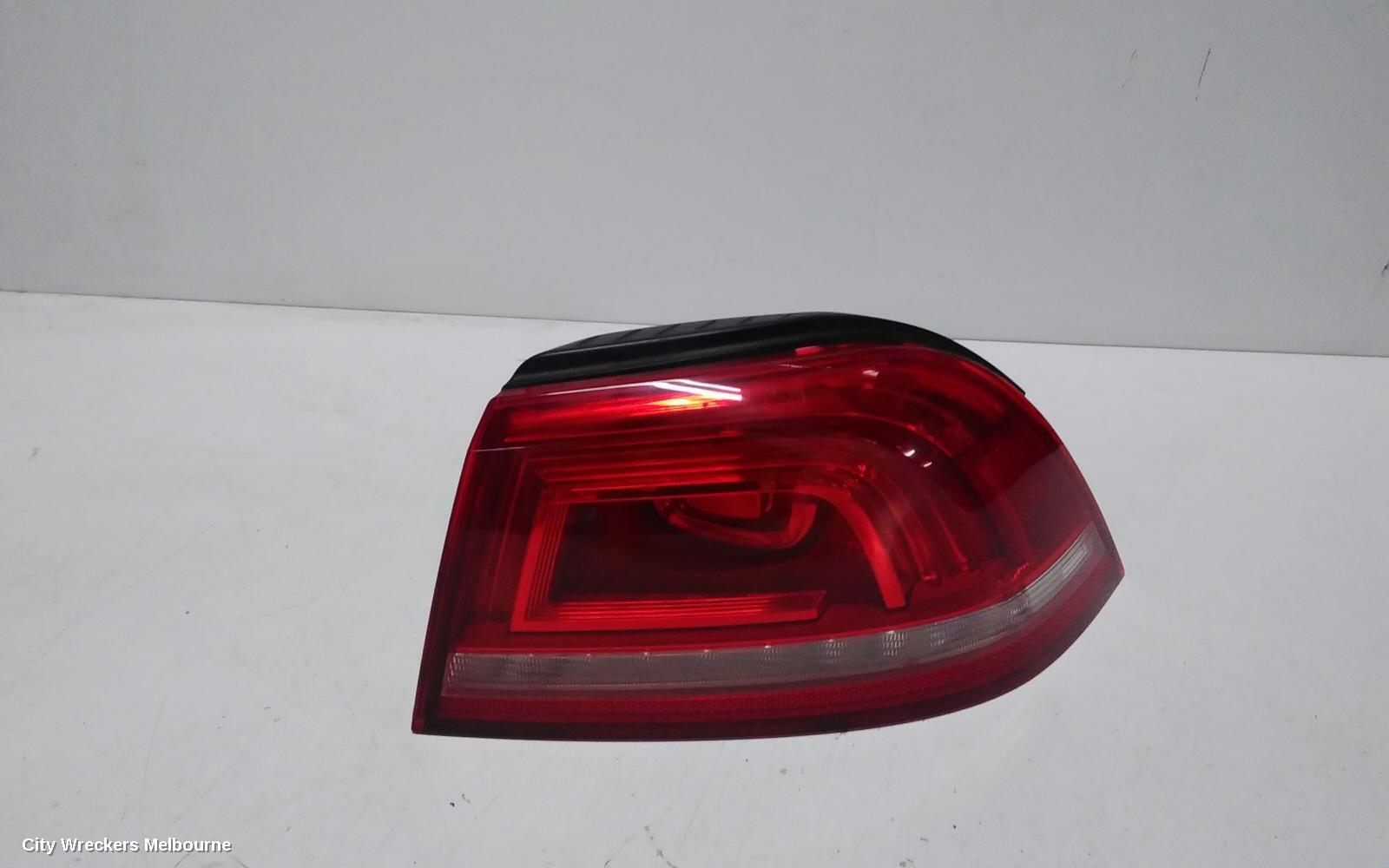 VOLKSWAGEN EOS 2011 Right Taillight