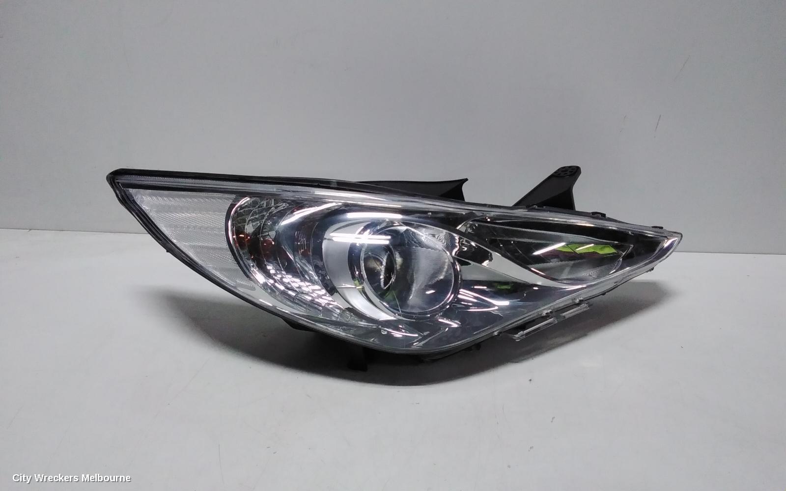 HYUNDAI I45 2010 Right Headlamp