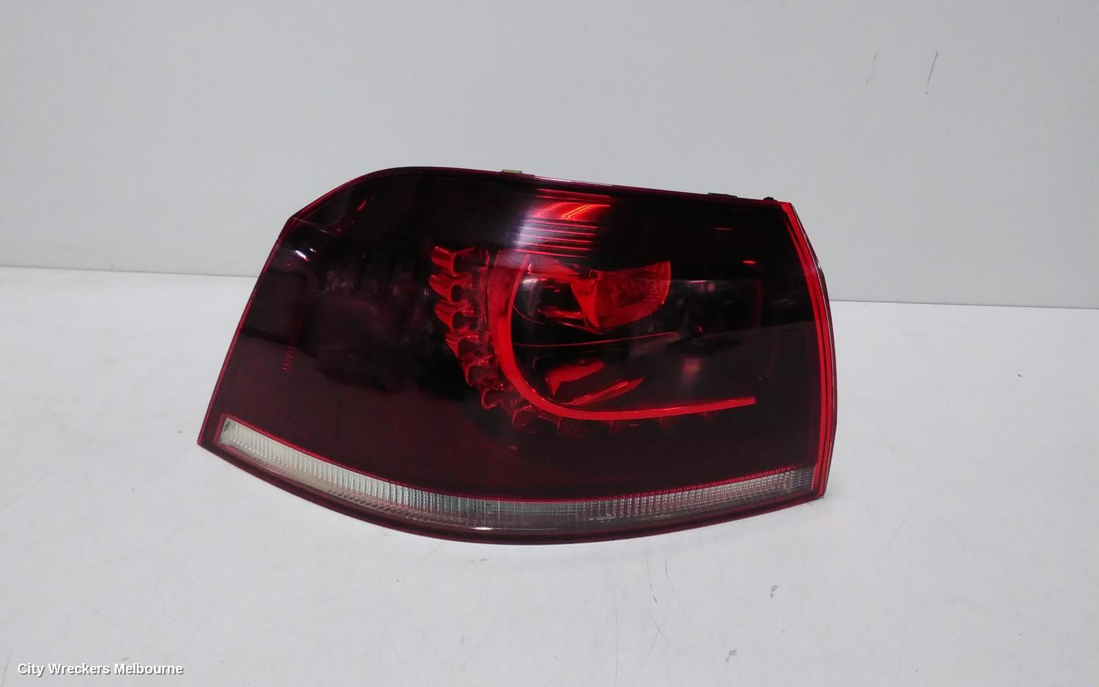 VOLKSWAGEN GOLF 2014 Left Taillight