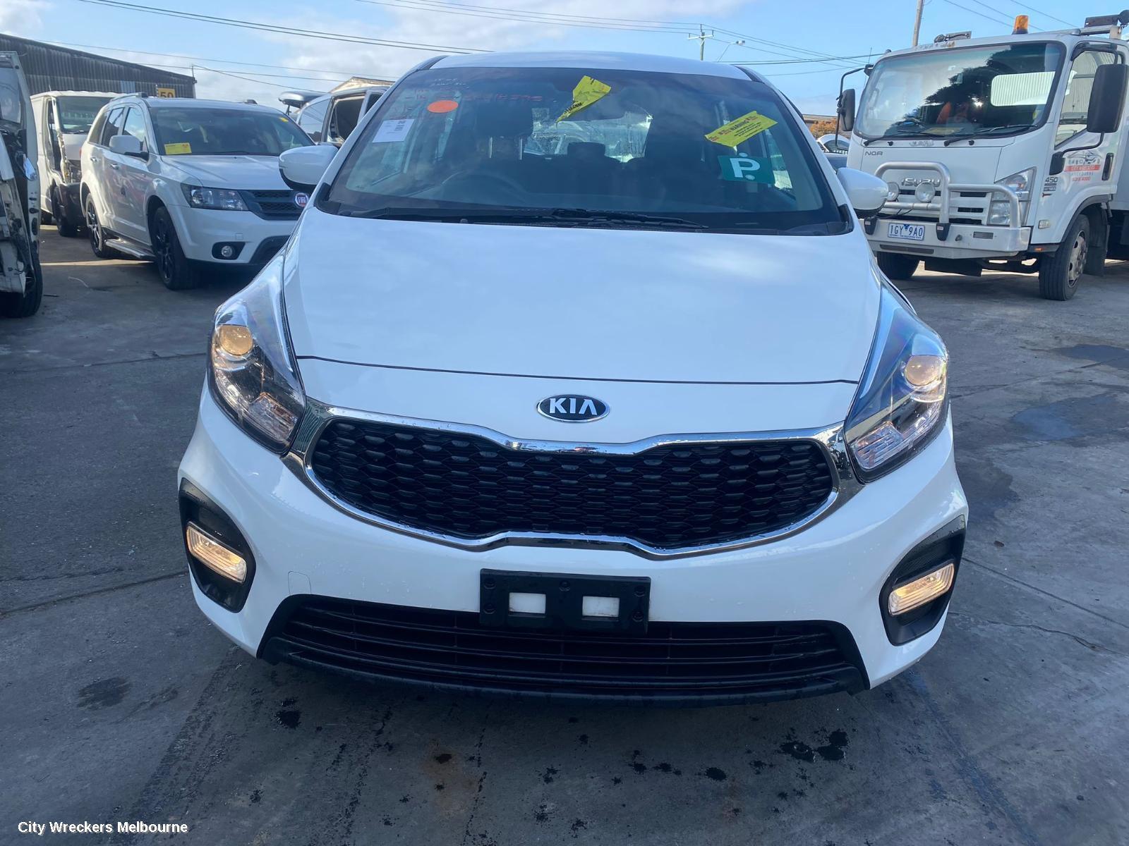 KIA RONDO 2018 Right Front Door