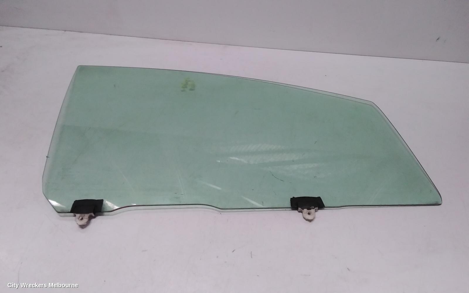 TOYOTA ESTIMA 2005 Right Front Door Window