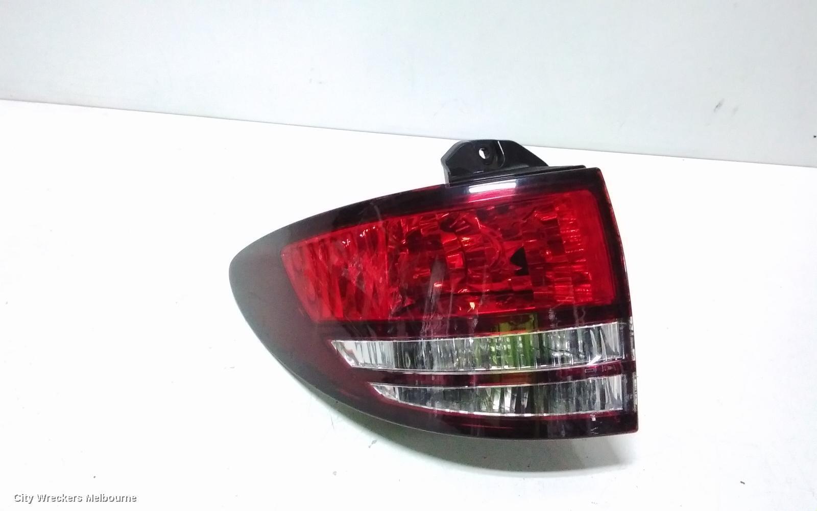 TOYOTA ESTIMA 2005 Left Taillight