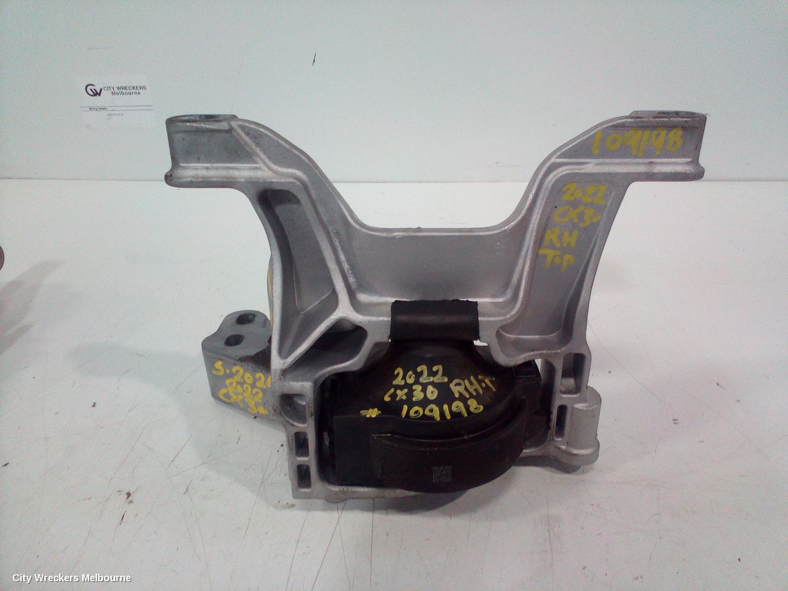 MAZDA CX30 2022 Mount