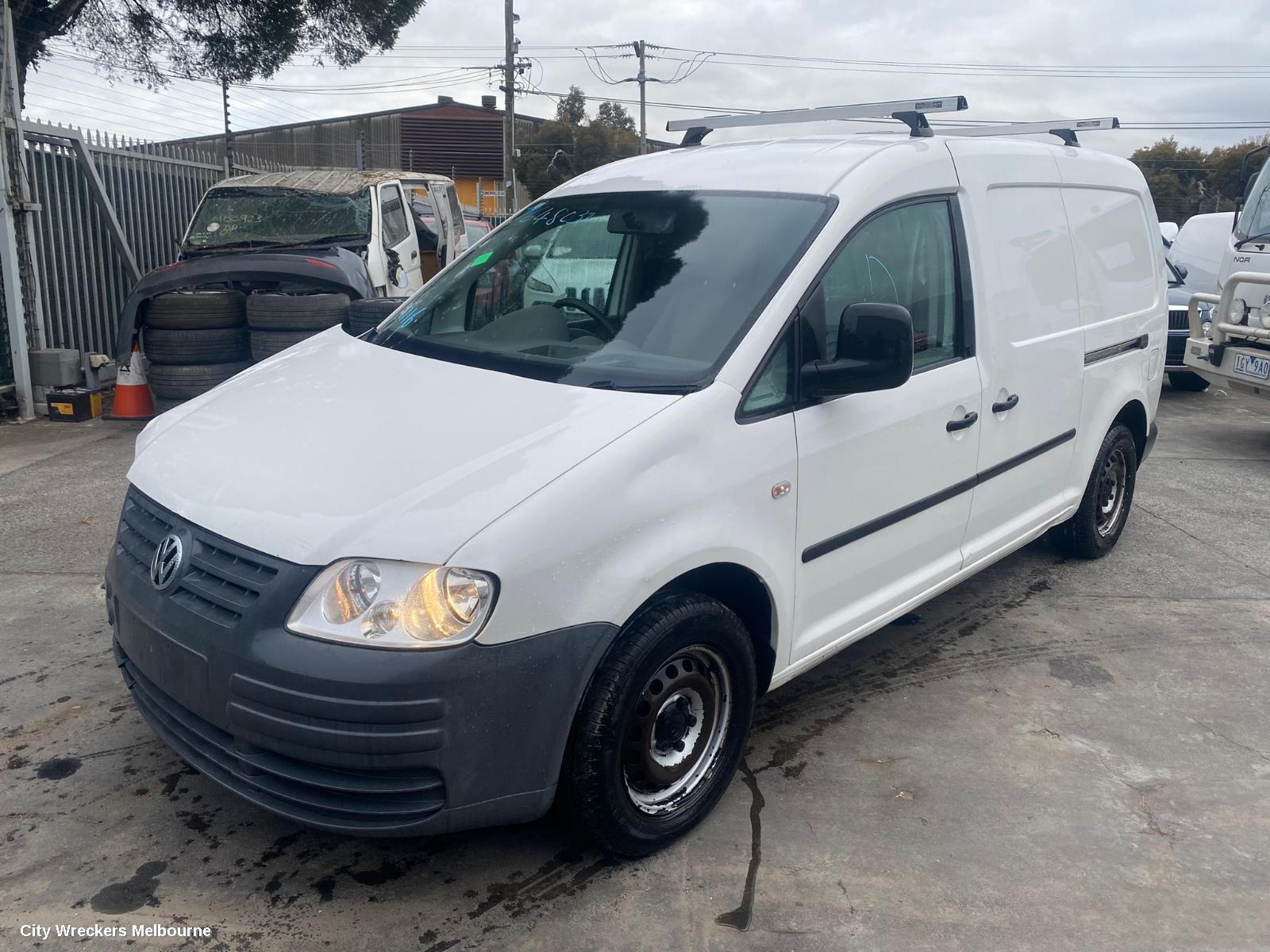 VOLKSWAGEN CADDY 2009 Left Headlamp