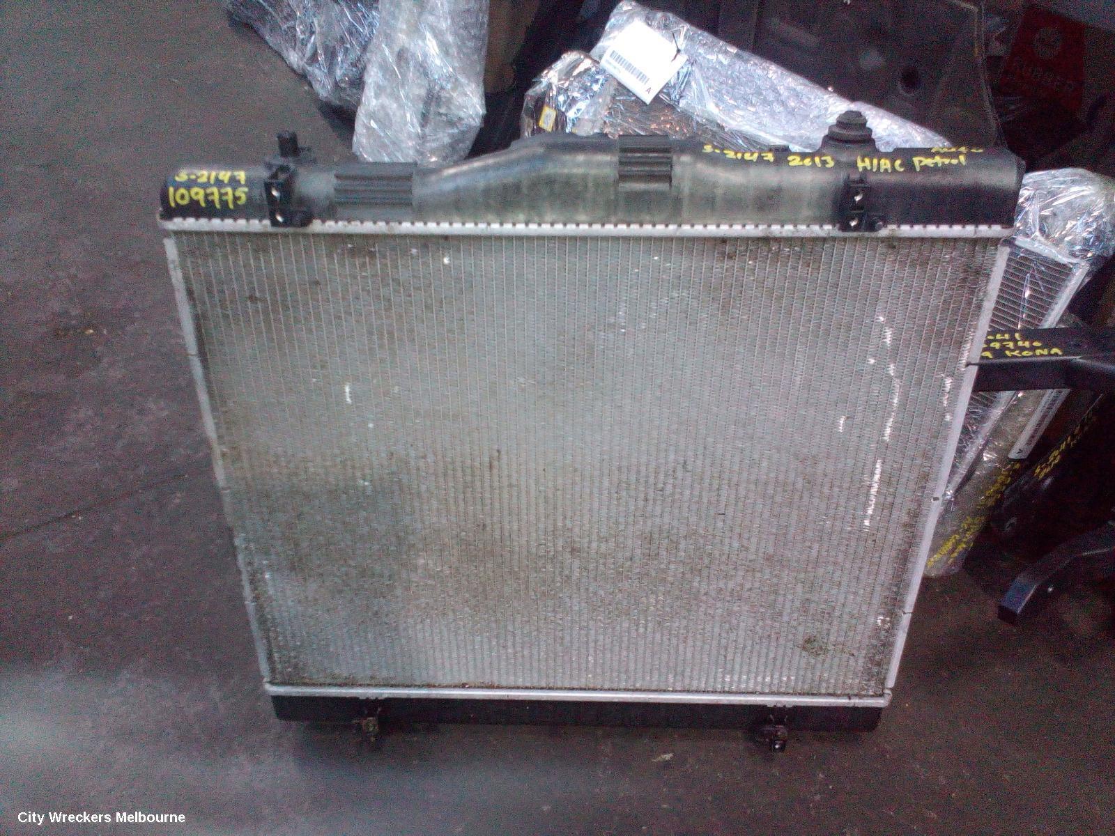 TOYOTA HIACE 2013 Radiator