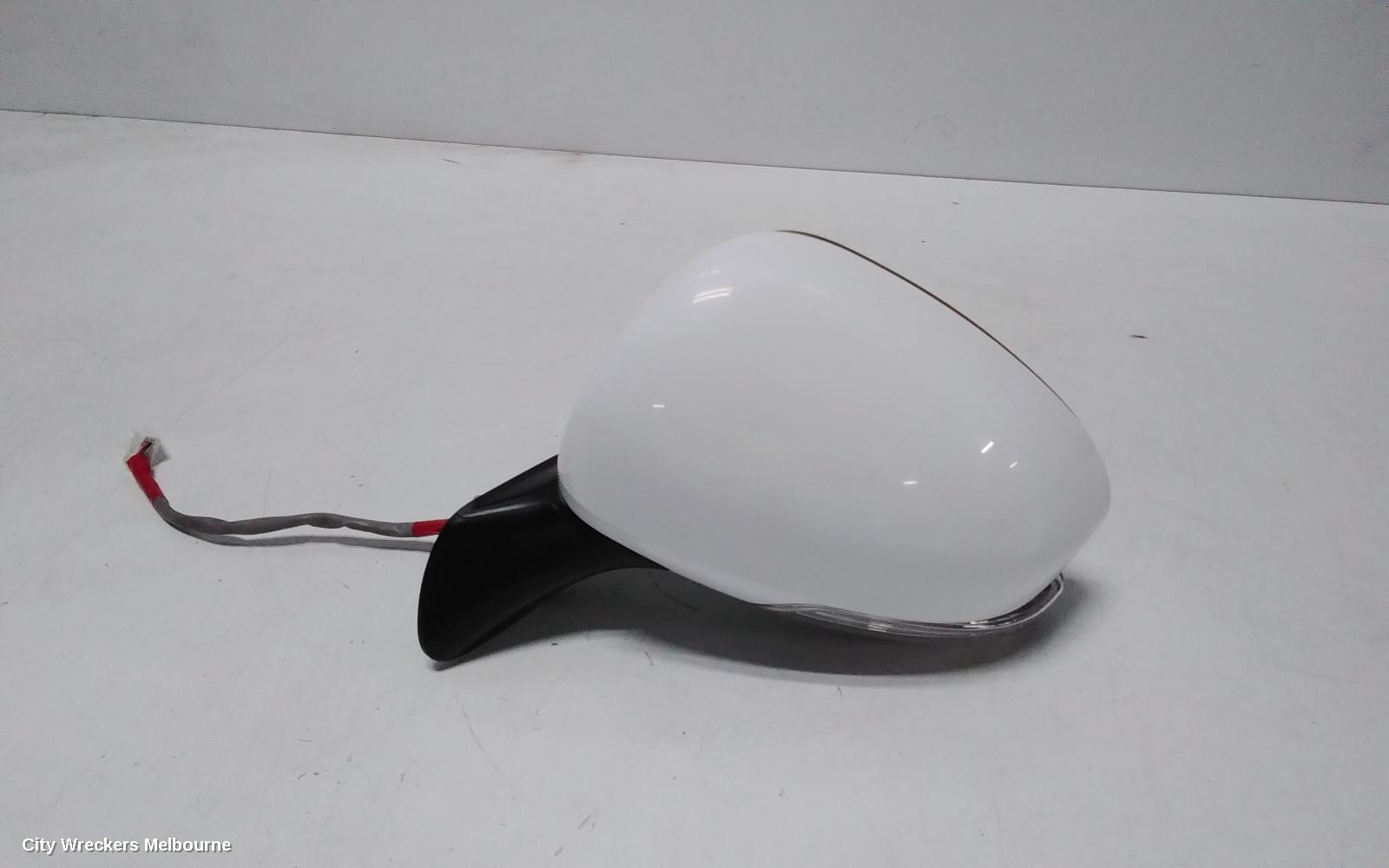 TOYOTA PRIUS 2019 Left Door Mirror