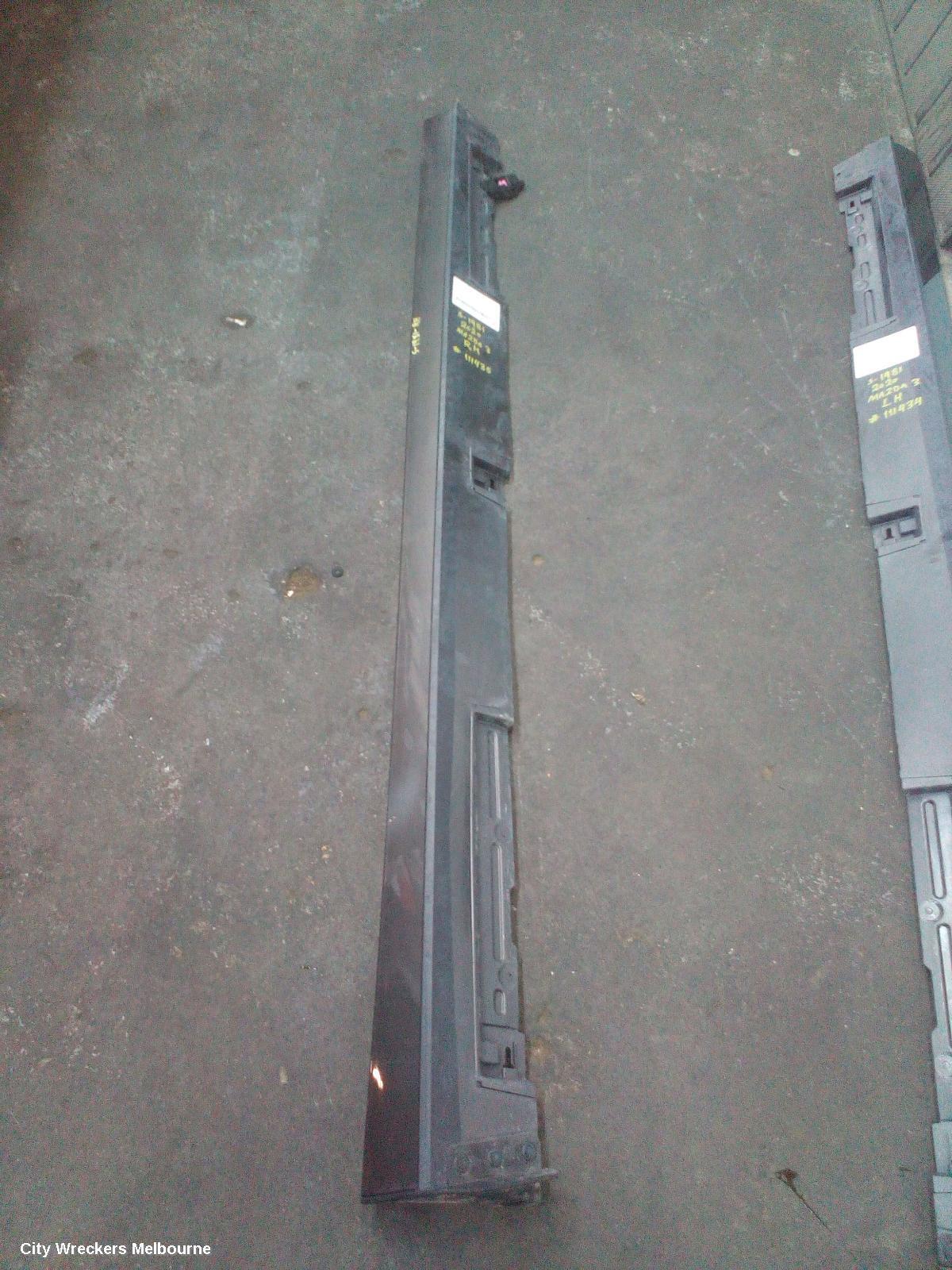 MAZDA 3 2020 Side Step/Skirt