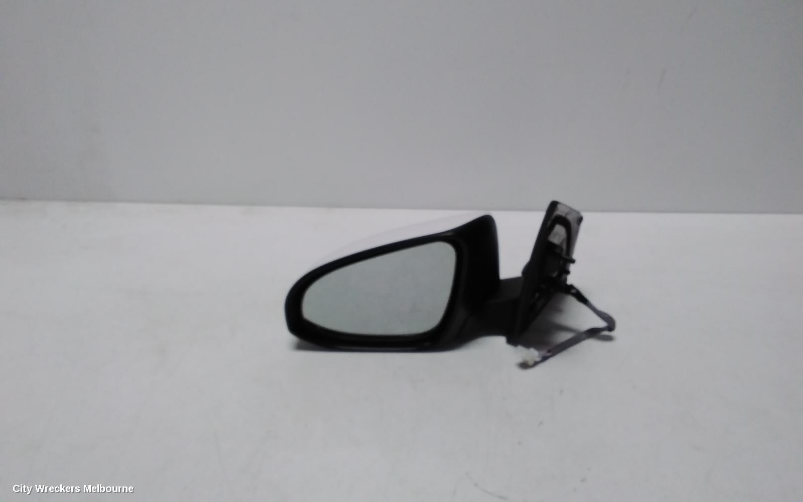 TOYOTA COROLLA 2018 Left Door Mirror