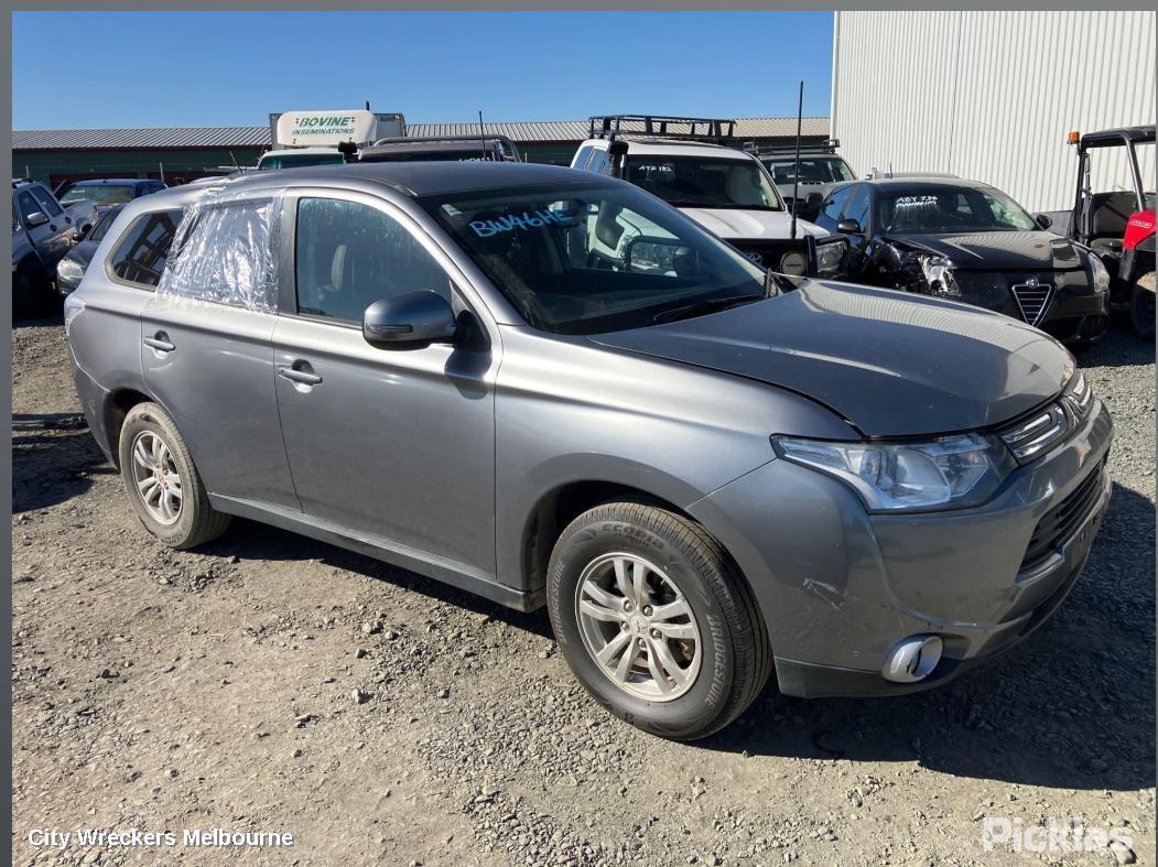 MITSUBISHI OUTLANDER 2013 Bonnet