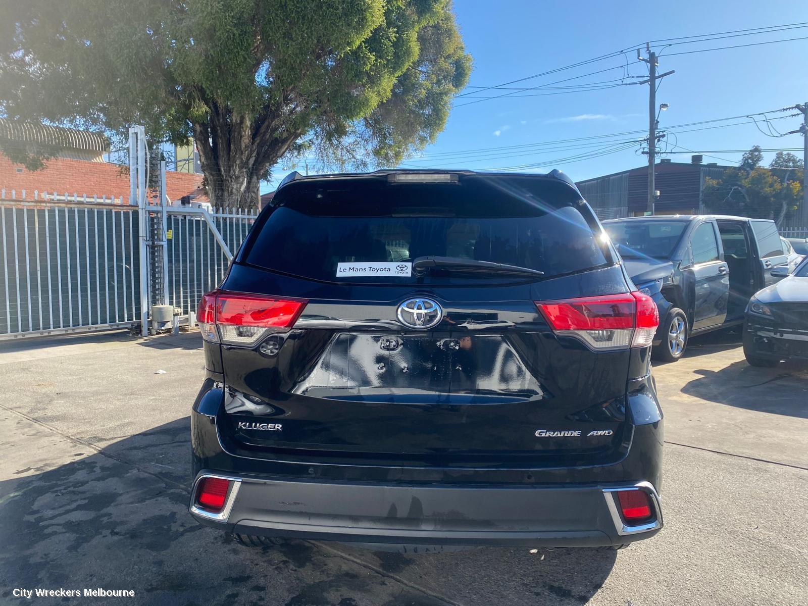 TOYOTA KLUGER 2017 RIGHT_REAR_DOOR_SLIDING