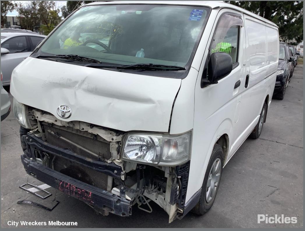 TOYOTA HIACE 2006 Left Taillight