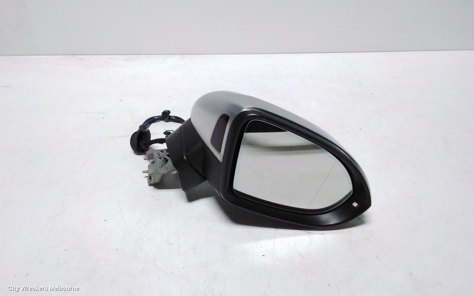 VOLKSWAGEN PASSAT 2017 Right Door Mirror