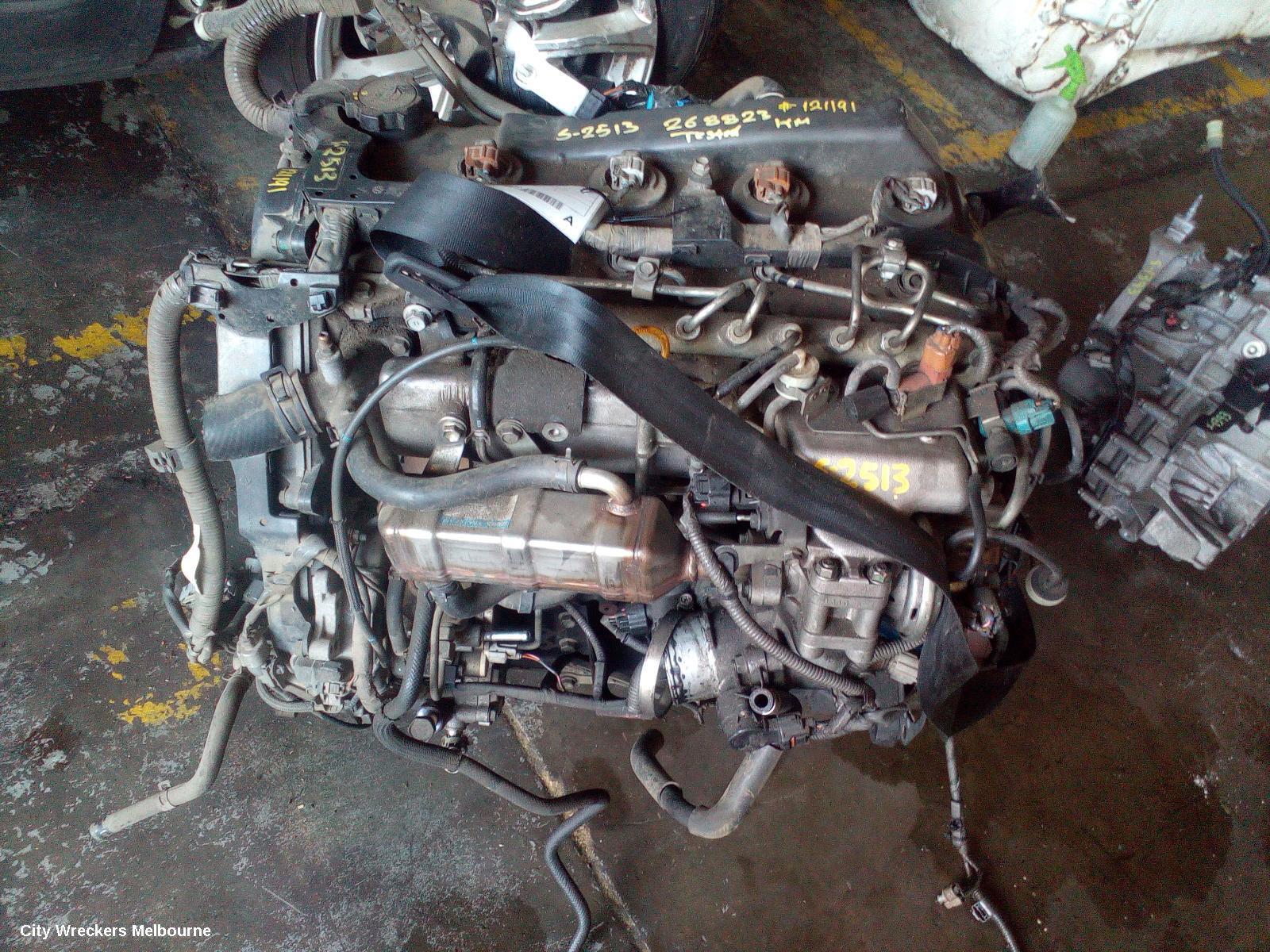 TOYOTA HIACE 2010 Engine